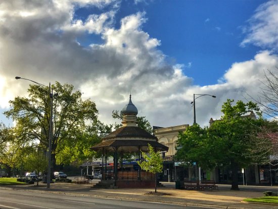 Sturt Street Gardens.jpg